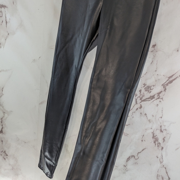 Spanx Leggings Womens Small Faux Vegan Leather Black High Rise Crop Ankle Assets - Picture 12 of 14